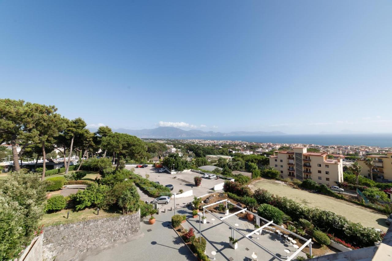 Hotel Sakura Torre del Greco Kültér fotó