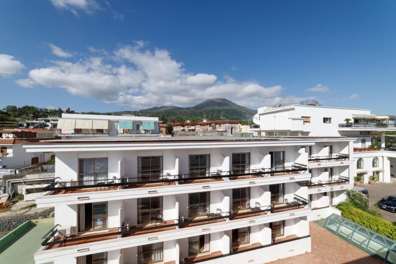 Hotel Sakura Torre del Greco Kültér fotó