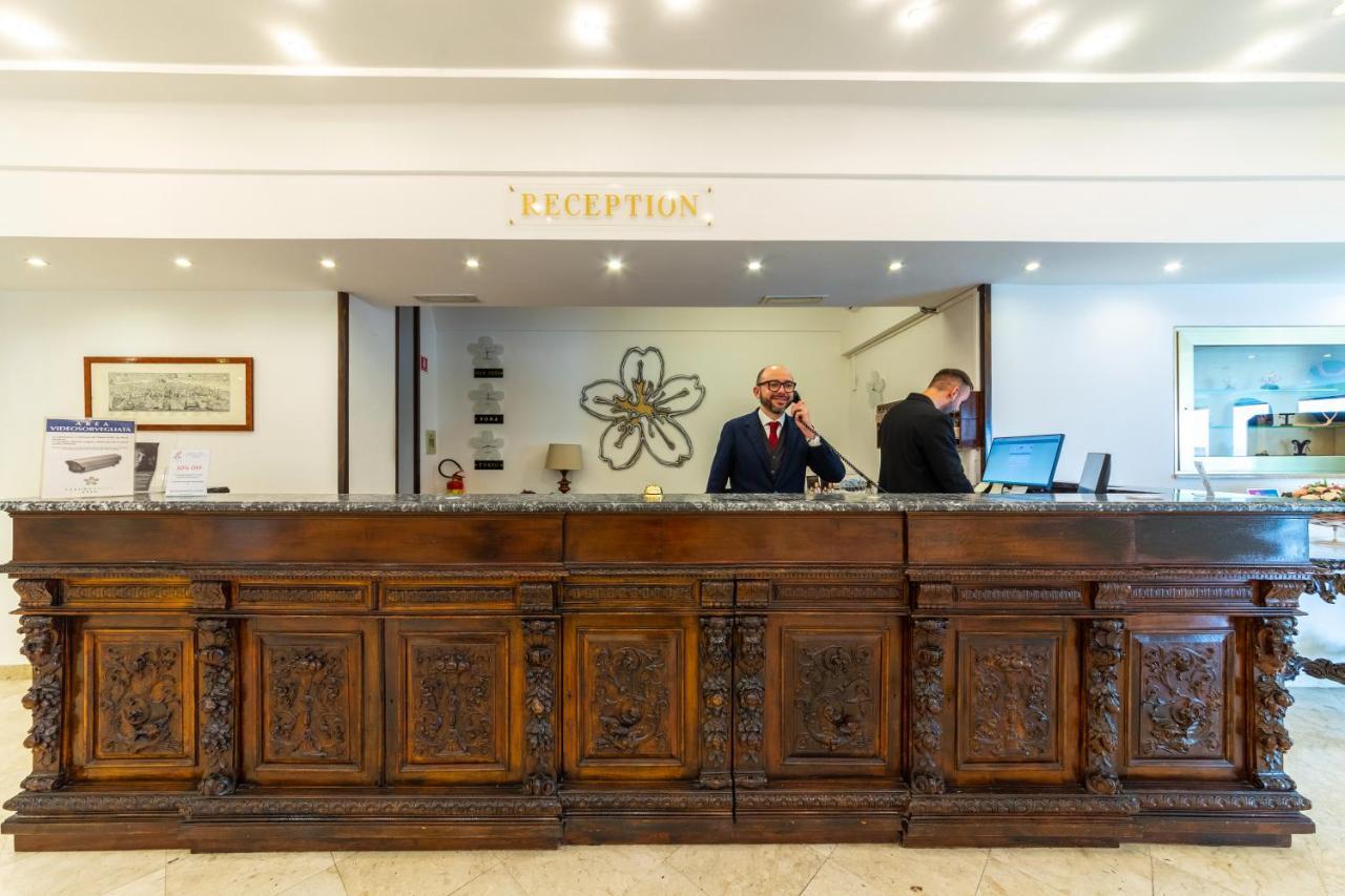 Hotel Sakura Torre del Greco Kültér fotó