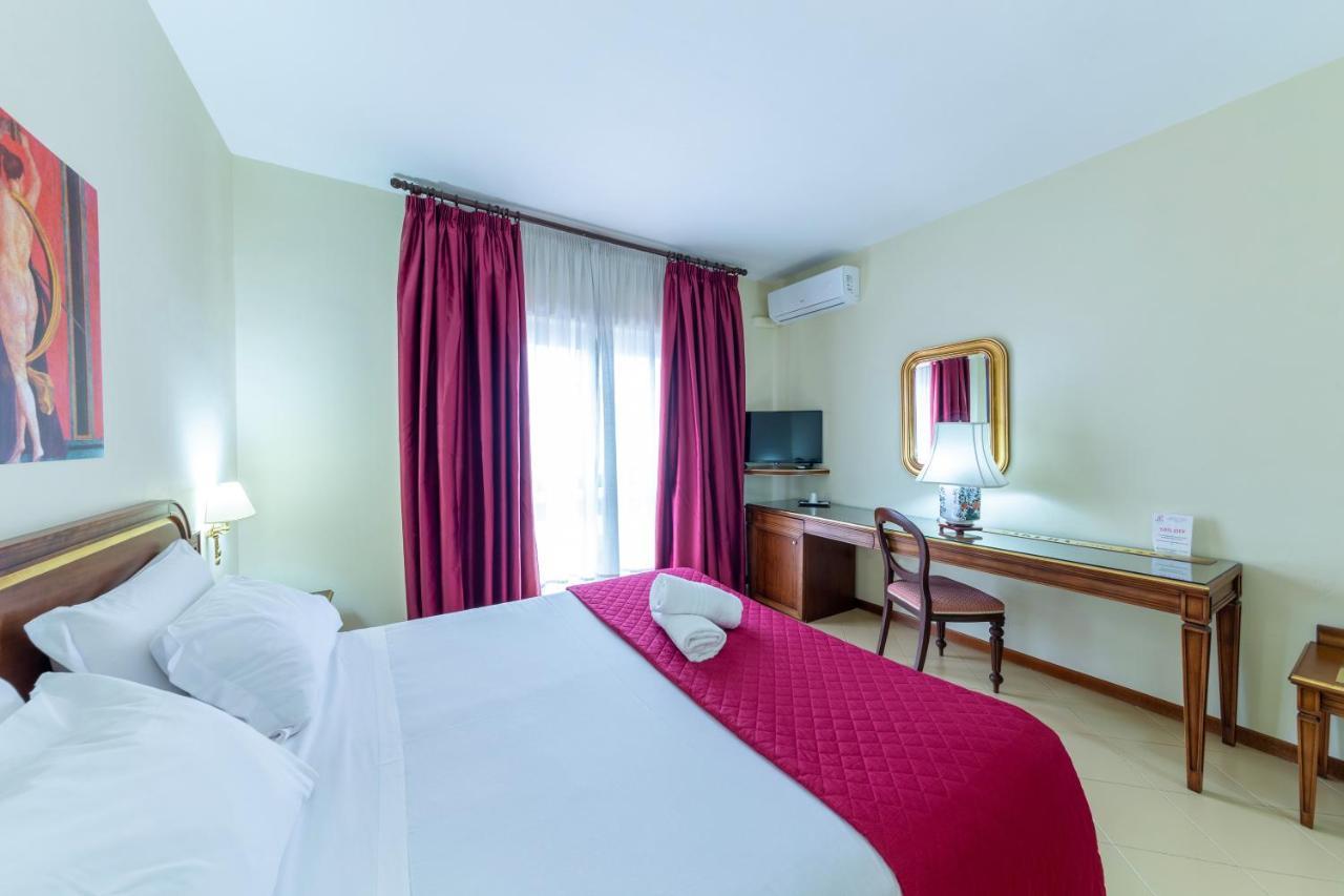 Hotel Sakura Torre del Greco Kültér fotó