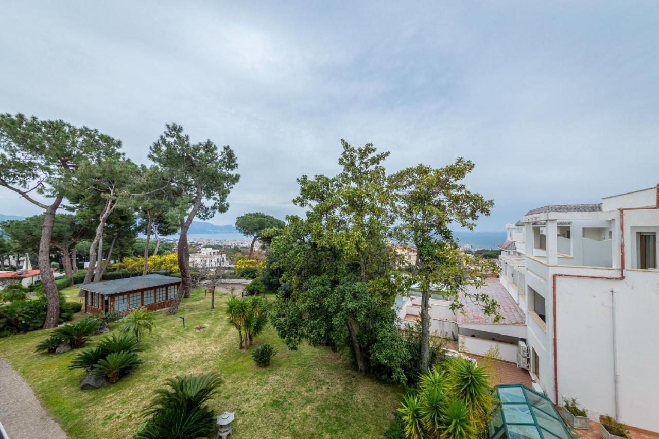 Hotel Sakura Torre del Greco Kültér fotó