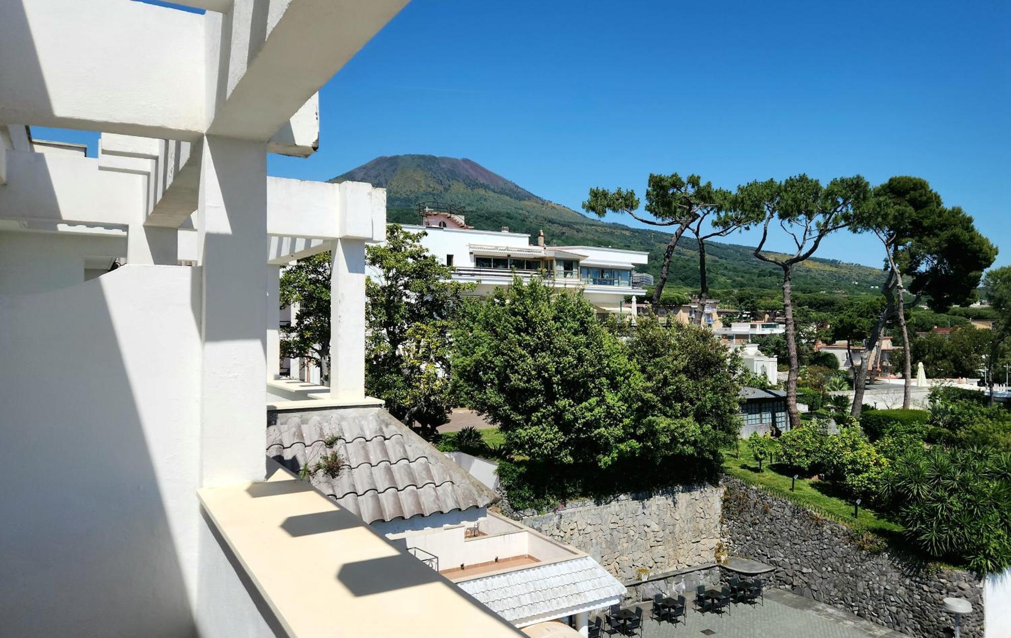 Hotel Sakura Torre del Greco Kültér fotó