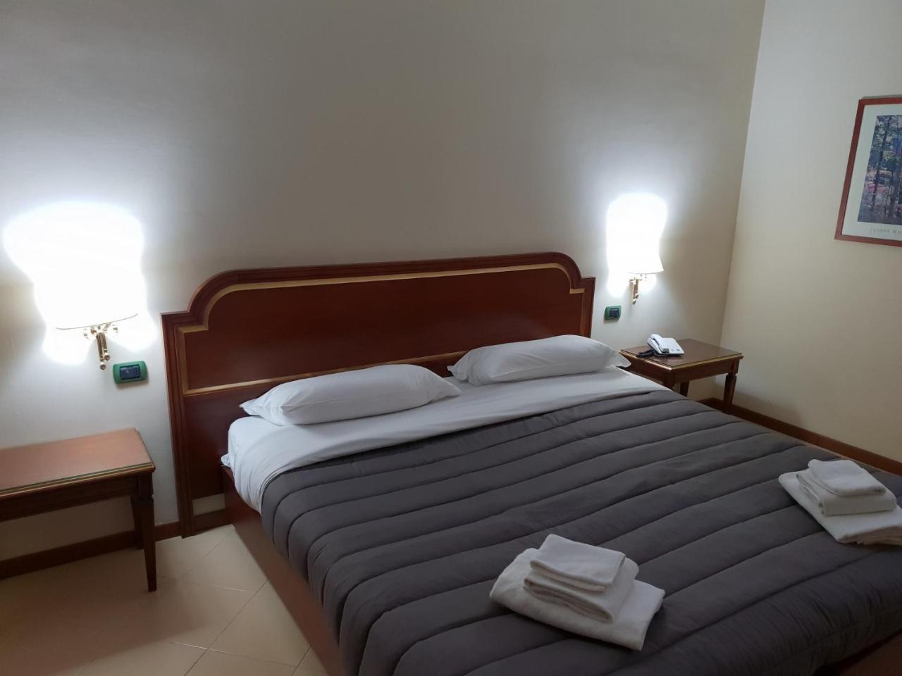 Hotel Sakura Torre del Greco Kültér fotó